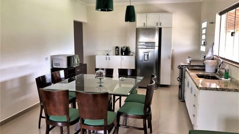 Kitchen or kitchenette, Dining area, Meals, Dinner