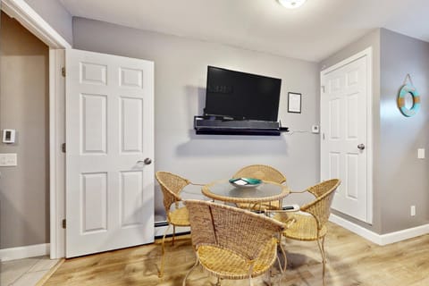 A Place in the Village - B Apartment in West Dennis