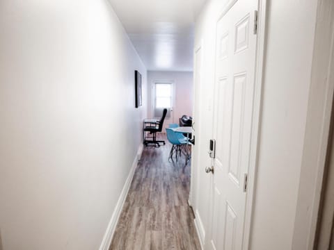 1 Bedroom Appartment - 242 #2 Apartamento in Montreal