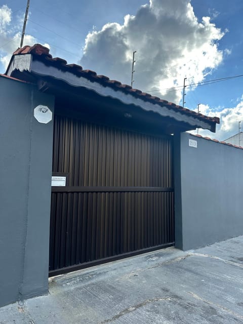 Casa agradável com piscina em Peruíbe House in Peruíbe