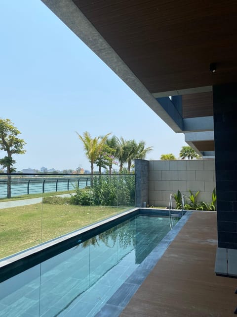 LUXURY VILLA with 5 BEDROOMS RIVER VIEW Villa in Hoa Hai