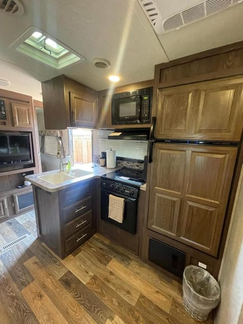 Camper Rv1 with private entrance and free parking Campground/ 
RV Resort in Moreno Valley