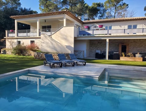 Yomimi maison piscine + dépendance 10+2 personnes Villa in Lorgues