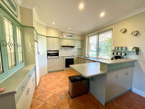 Kitchen or kitchenette, dishwasher, minibar, pet friendly, stove, toaster