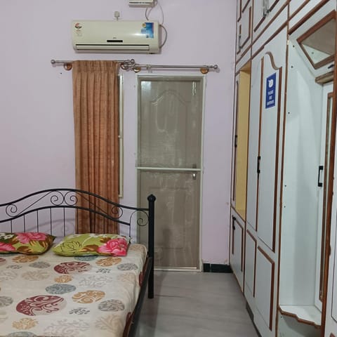 Anjani Suta Standard Room Bed and Breakfast in Bengaluru