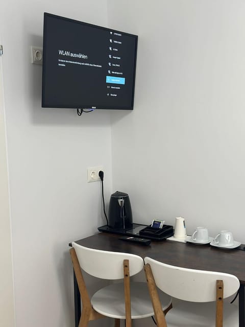 TV and multimedia, Coffee/tea facilities, Dining area