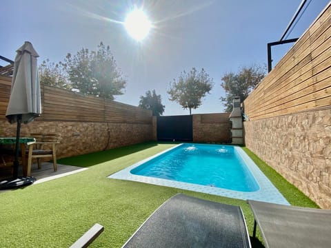 Day, Pool view, Swimming pool, sunbed