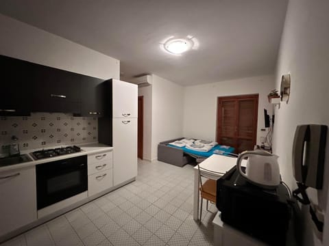 Kitchen or kitchenette, minibar, pet friendly, stove