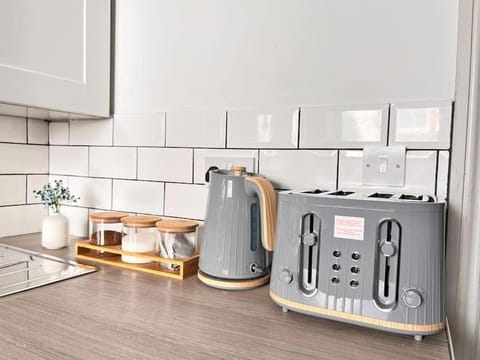 Coffee/tea facilities, Kitchen or kitchenette, toaster