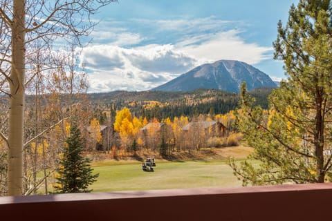 Red Hawk Retreat by Great Western Lodging House in Silverthorne