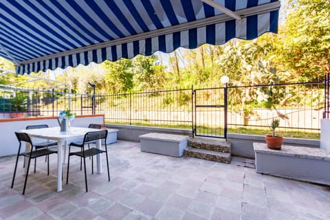 Garden, View (from property/room), Dining area, Garden view