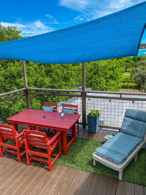 Designer Penthouse with Rooftop Deck Near Downtown and Lookout Mtn Apartment in Chattanooga