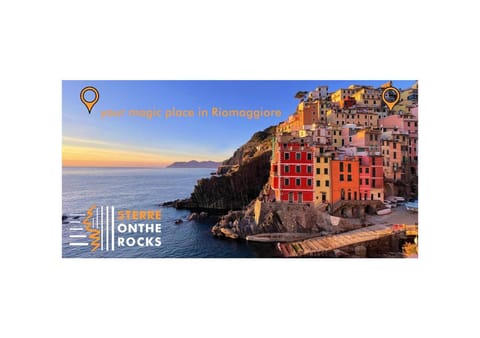 Property building, Nearby landmark, Property logo or sign, Natural landscape, City view, Sea view