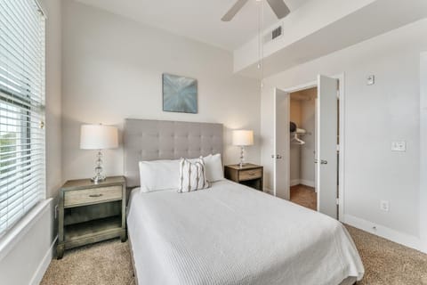 Stunning 1br Apartment I Wd I Parking Apartment in Dallas