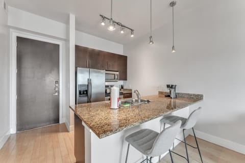 Stunning 1br Apartment I Wd I Parking Apartment in Dallas