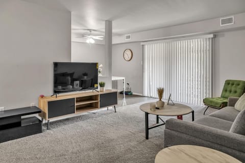 Luxurious 2-bedroom Apartment In Wilmington Condo in Wilmington