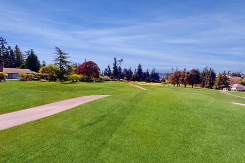 Bainbridge Island Tranquility - Upper Level Casa in Bainbridge Island