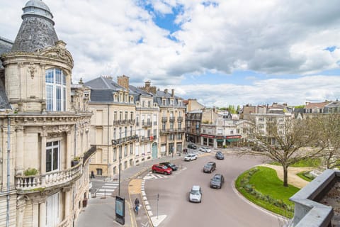 Neighbourhood, Street view, Location