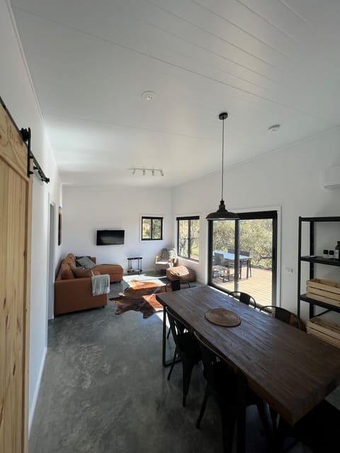 #2 New Modern Cabin with Amazing views over lake House in East Jindabyne