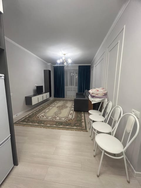 Апартамент 2 х комнатная рядом 7 городской Больницы жк Еламан Apartment in Almaty