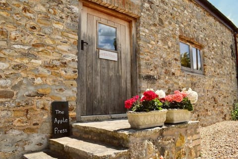 The Apple Press - Sweethay House in Taunton Deane