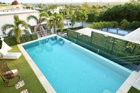 芭提雅大象村豪华5卧泳池别墅 Villa in Pattaya City