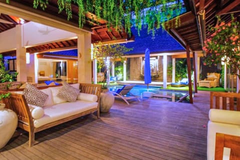 Natural landscape, Garden, Living room, Seating area, Swimming pool