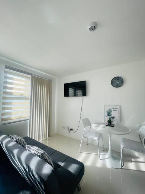 WV 11 Sleek and Cozy Studio Apartment in Iloilo City