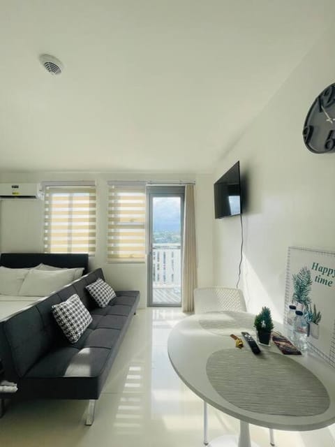 WV 11 Sleek and Cozy Studio Apartment in Iloilo City