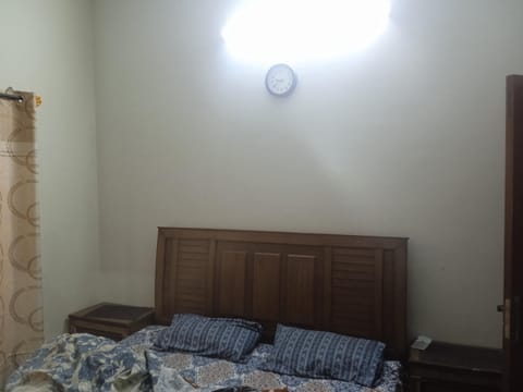 Family guest house Bed and Breakfast in Islamabad