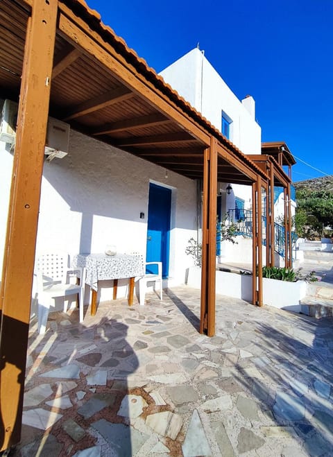 Manolis Rooms Vathys Hostel in Kalymnos