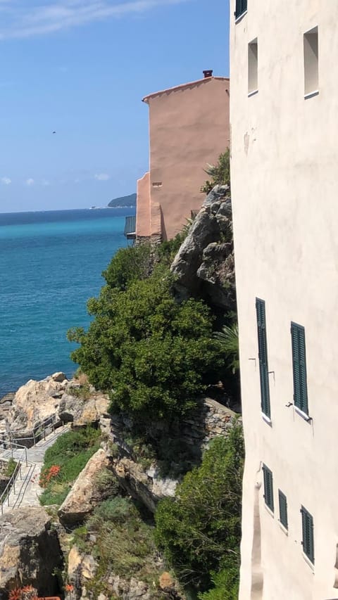 Il paradiso ritrovato nel Golfo dei Poeti House in Tellaro