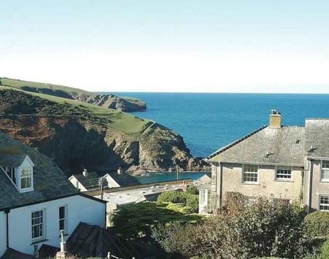 Tremanon Port Isaac Bay Holidays House in Port Isaac