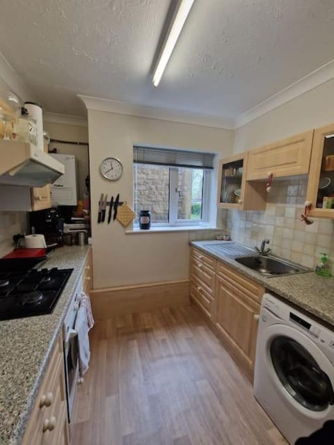 Duplex flat in Cirencester free parking and WiFi Condo in Cirencester