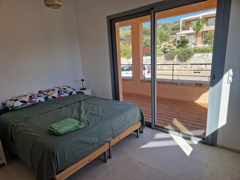 Bedroom, Mountain view