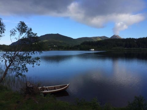 Hytte midt i Lofoten House in Lofoten