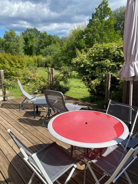 Patio, Spring, Dining area, Garden view