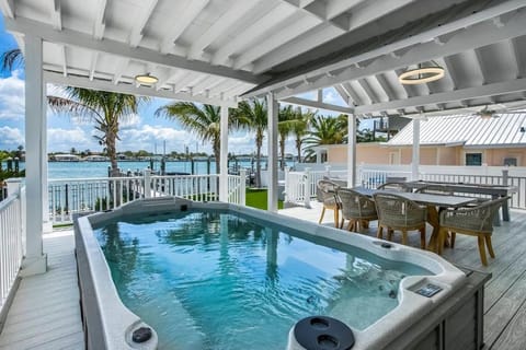 2 Waterfront Homes 1 Amazing Rental with SwimSpa Villa in Sunset Beach