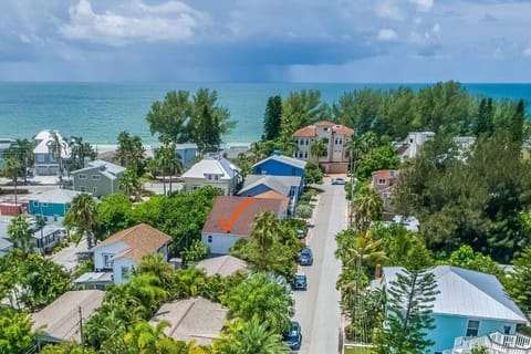 Large Private Home with SwimSpa 100 steps from Beach Villa in Sunset Beach