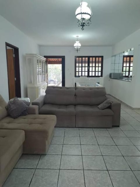 Chacara Cerejeira guararema , Wi-Fi, pet, Sp House in Mogi das Cruzes