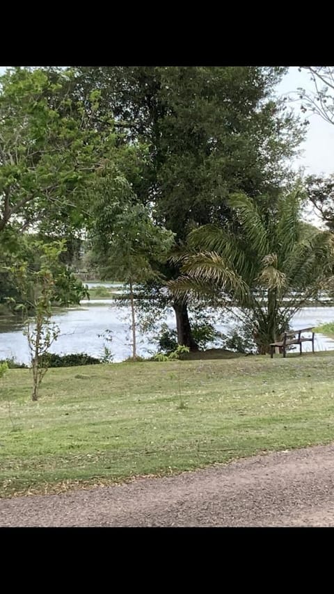 Casa frente al Río House in Resistencia