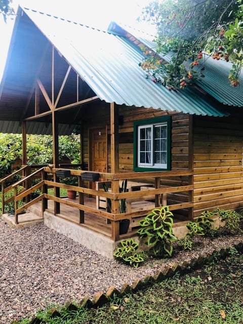 Cabaña de campo en el lago de yojoa Nature lodge in Cortés Department