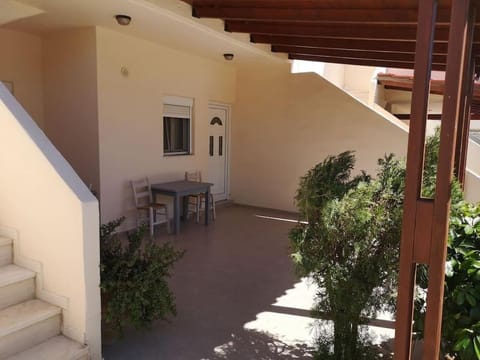 Lazaros&Pagona Houses Garden Apartment in Lasithi