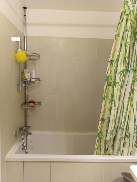 La Défense Dauphins Apartment in Puteaux