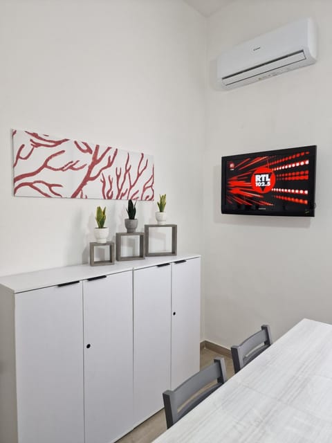 TV and multimedia, kitchen, air conditioner