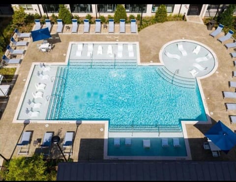 Day, Pool view, Swimming pool, sunbed