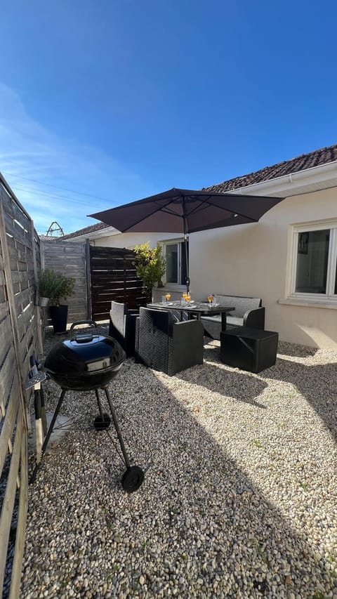 Patio, BBQ facilities