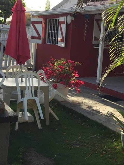 Le Corail Rouge House in Le Diamant