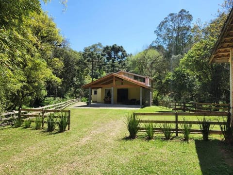 Casa de Campo em Chacara Curitiba - Santa Felicidade House in Curitiba