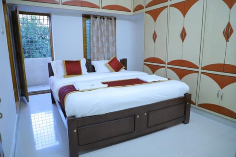 Nanda Mohan Homestay- Luxury AC Apartment close to Alipiri Kapila Teertha and ISKON temples Casa vacanze in Tirupati